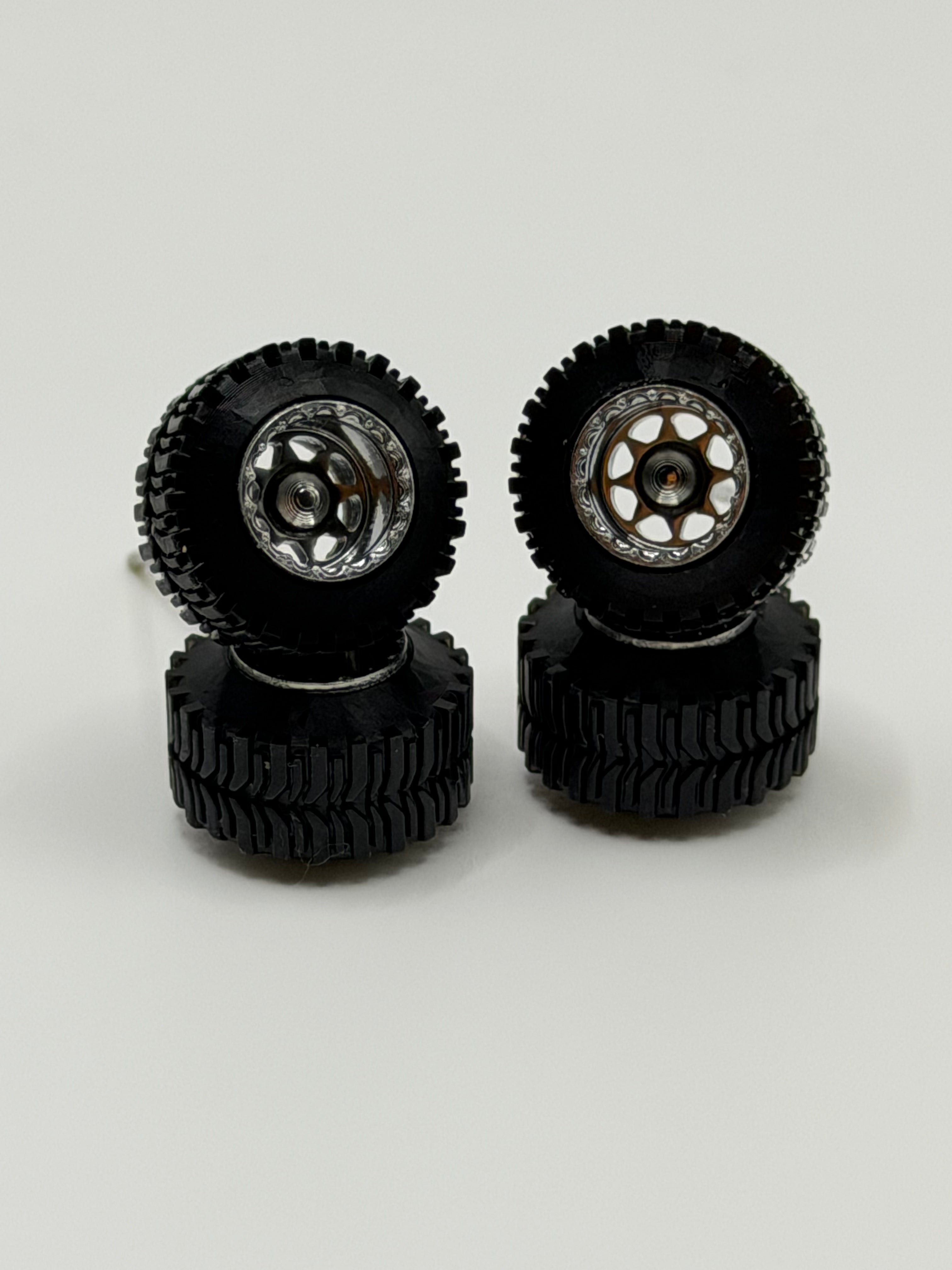 15mm “766” Beadlocker on stretched Boggers