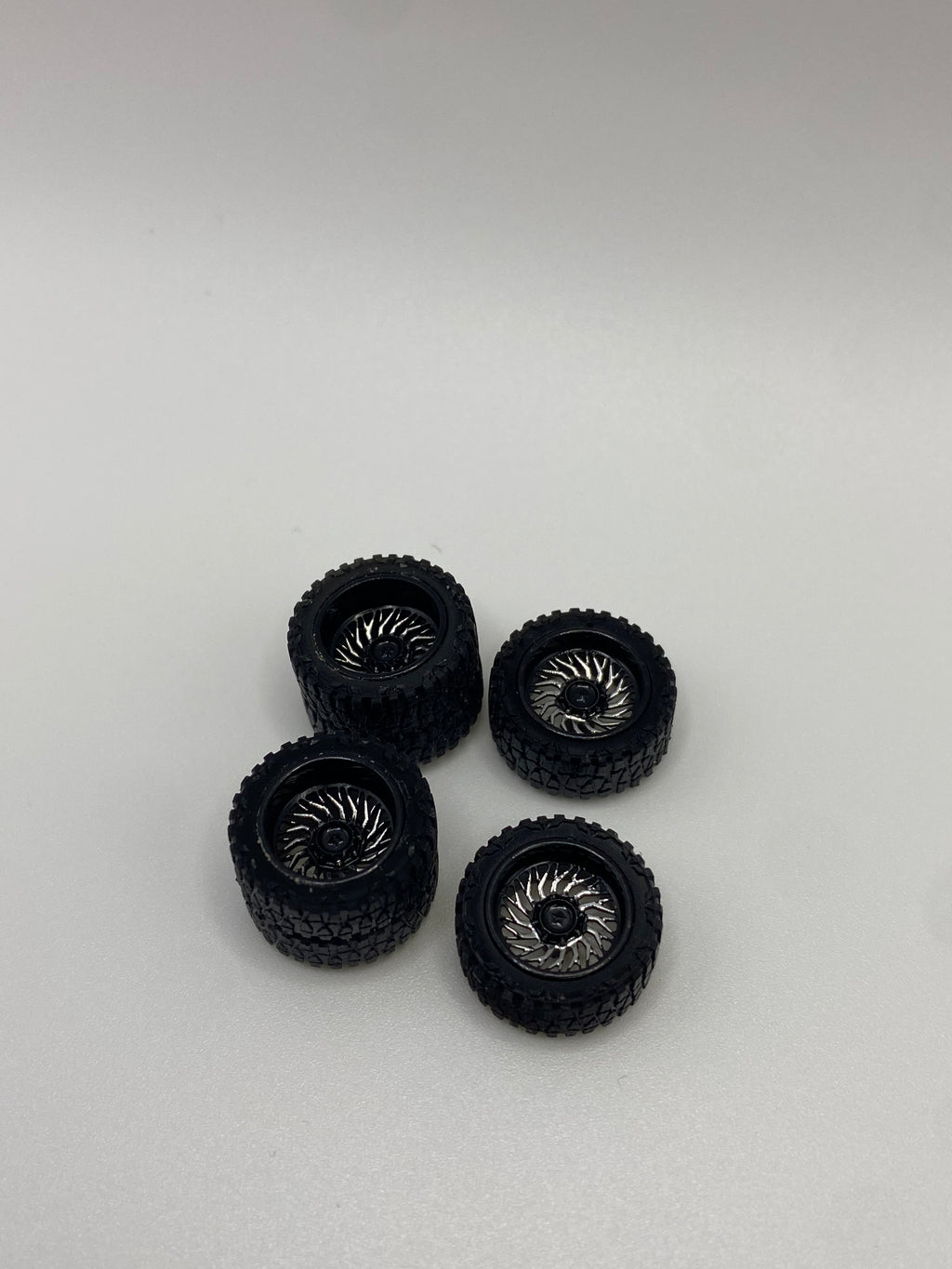 16mm American Force Swang Black & Chrome dually