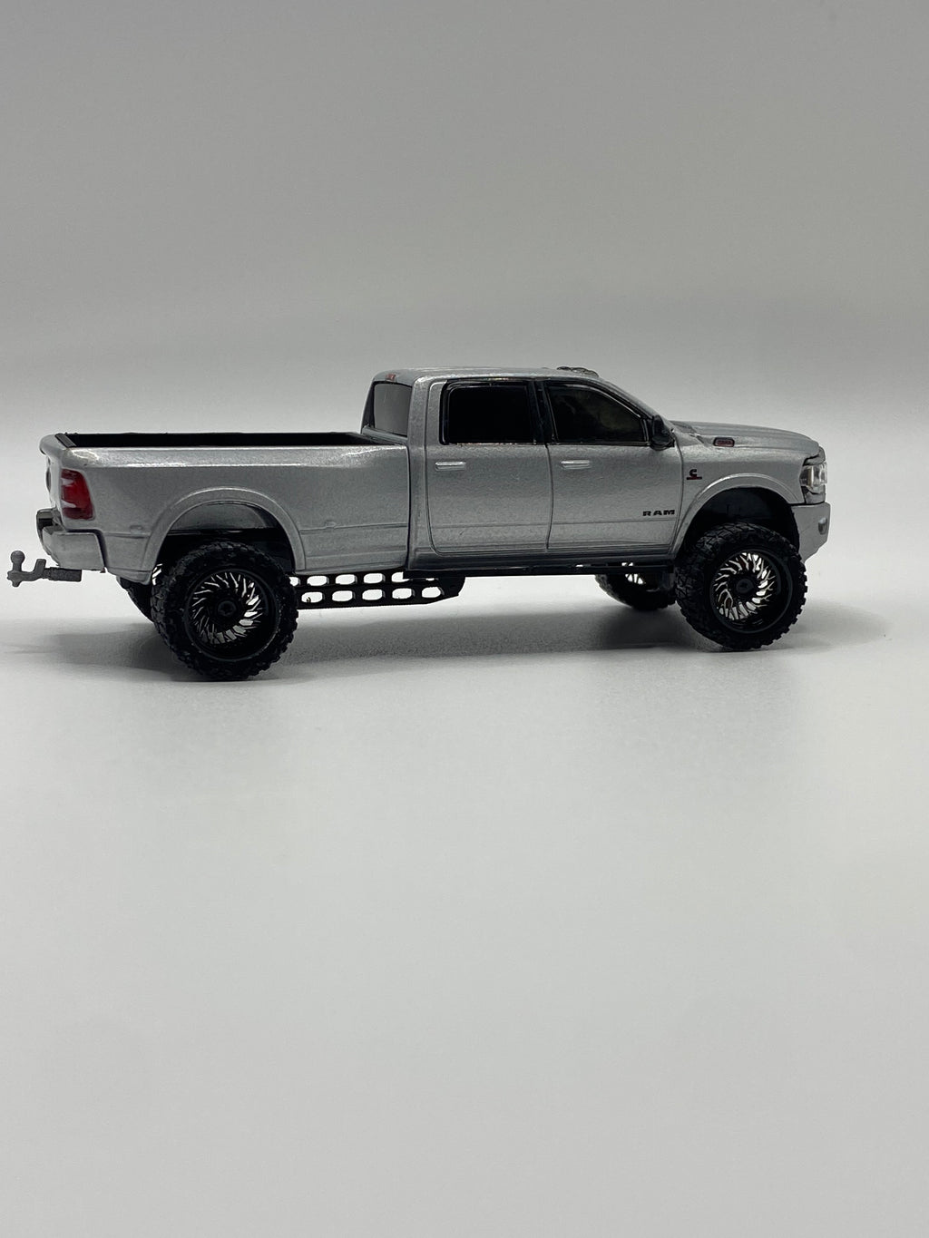 16mm American Force Swang Black & Chrome dually