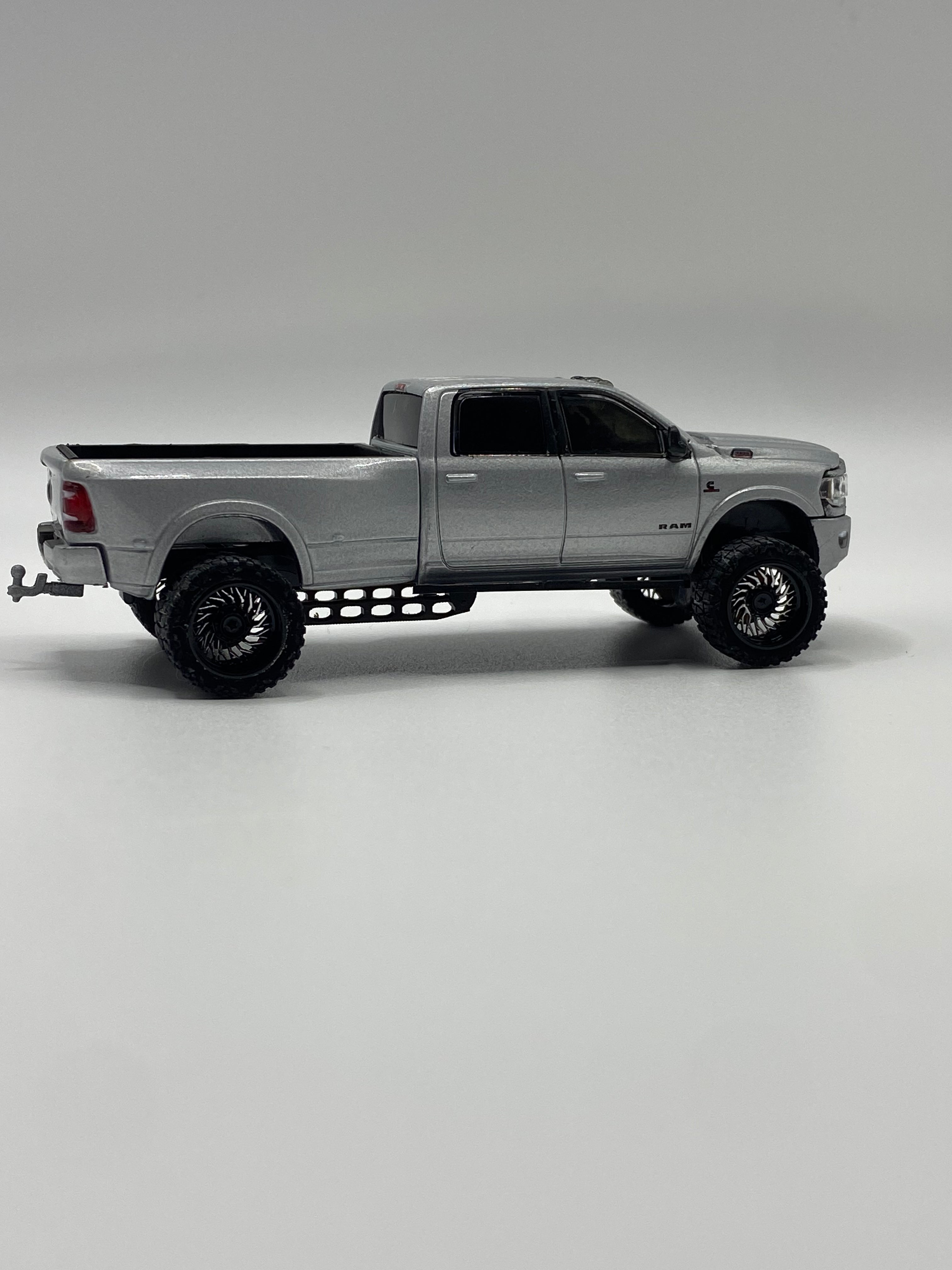 16mm American Force Swang Black & Chrome dually